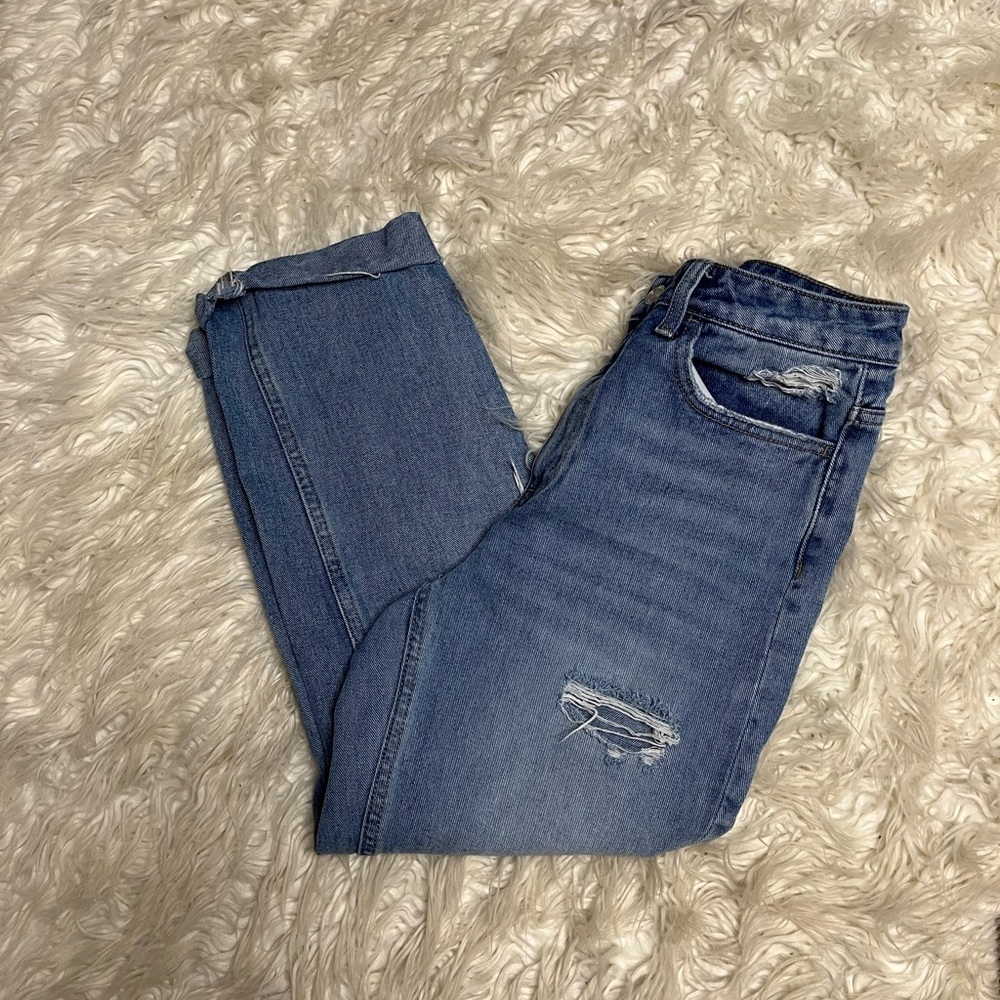 Velvet Women’s Blue Denim Capri Distressed Jeans. Size 27
